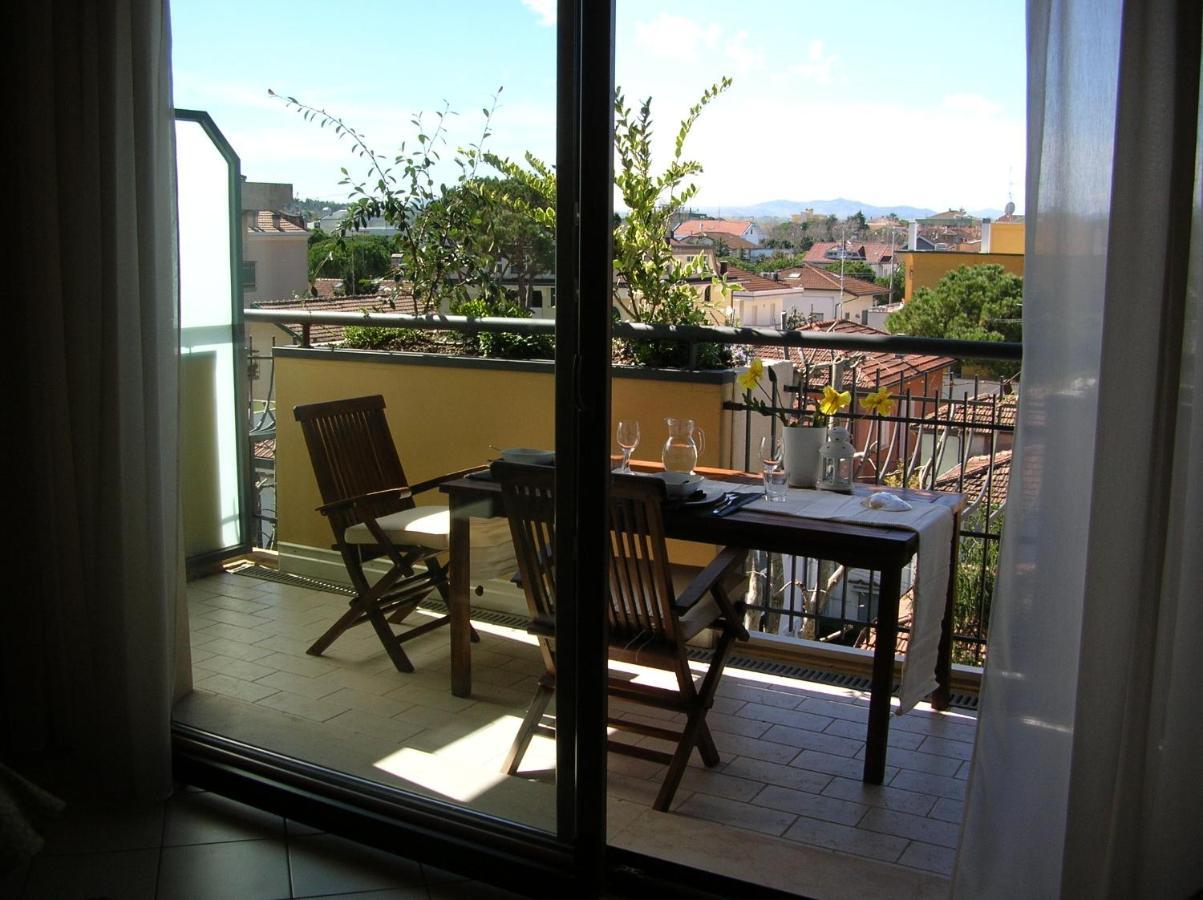 Residence Dory Riccione Bagian luar foto